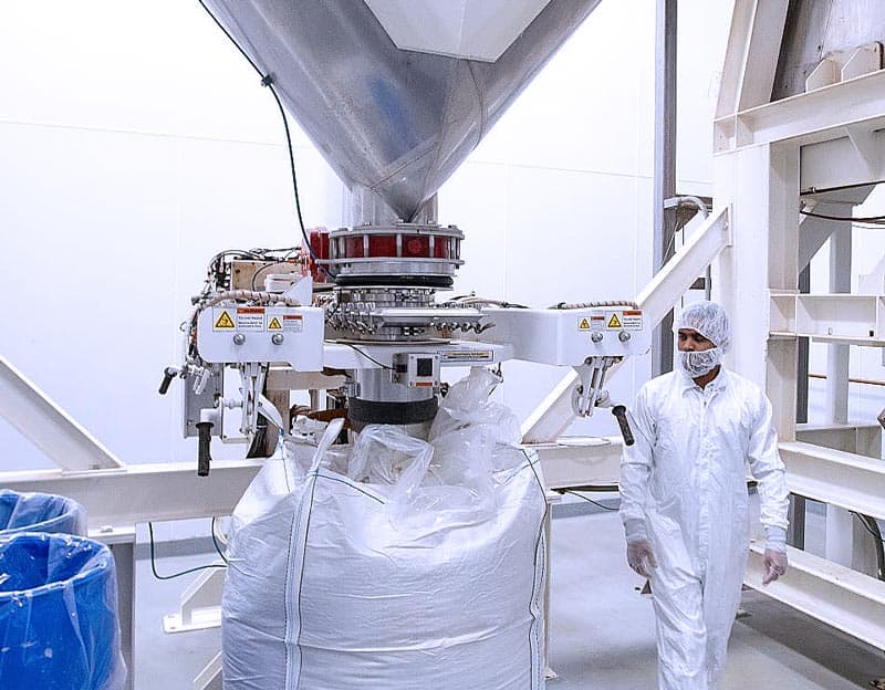 contracts powder supplement V blender crop 1